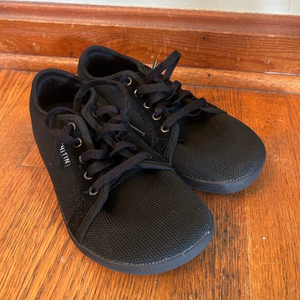 Whitin all bare feet minimal black shoes size 36
